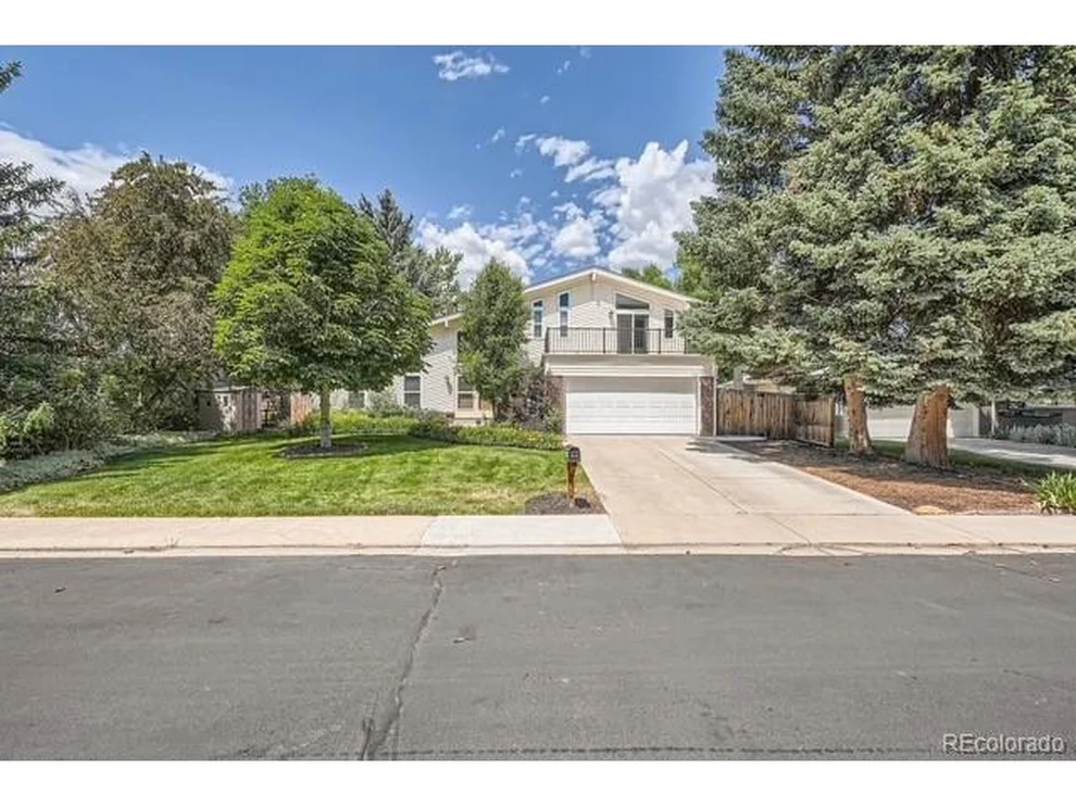 Unit for sale at 1011 S Holland Ct, Lakewood, CO 80226