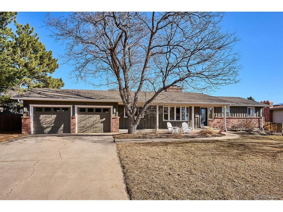 Unit for sale at 13795 W Center Dr, Lakewood, CO 80228