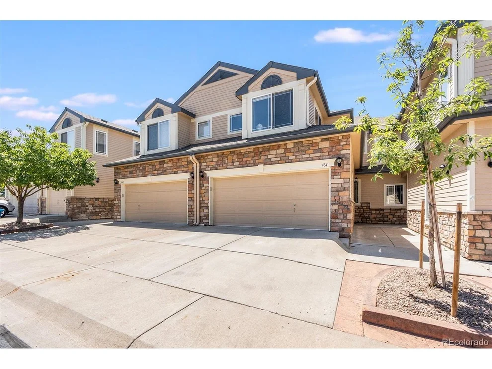 Unit for sale at 4341 S Quail Ct, Littleton, CO 80127