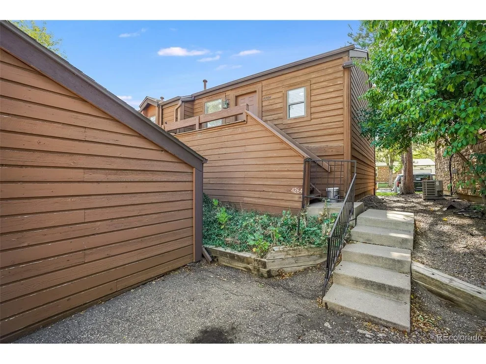 Unit for sale at 4264 S Richfield Way, Aurora, CO 80013