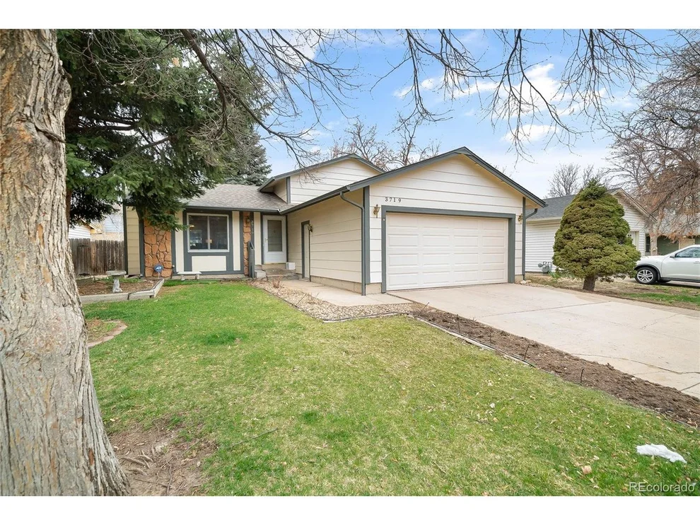 Unit for sale at 3719 S Norfolk Way, Aurora, CO 80013