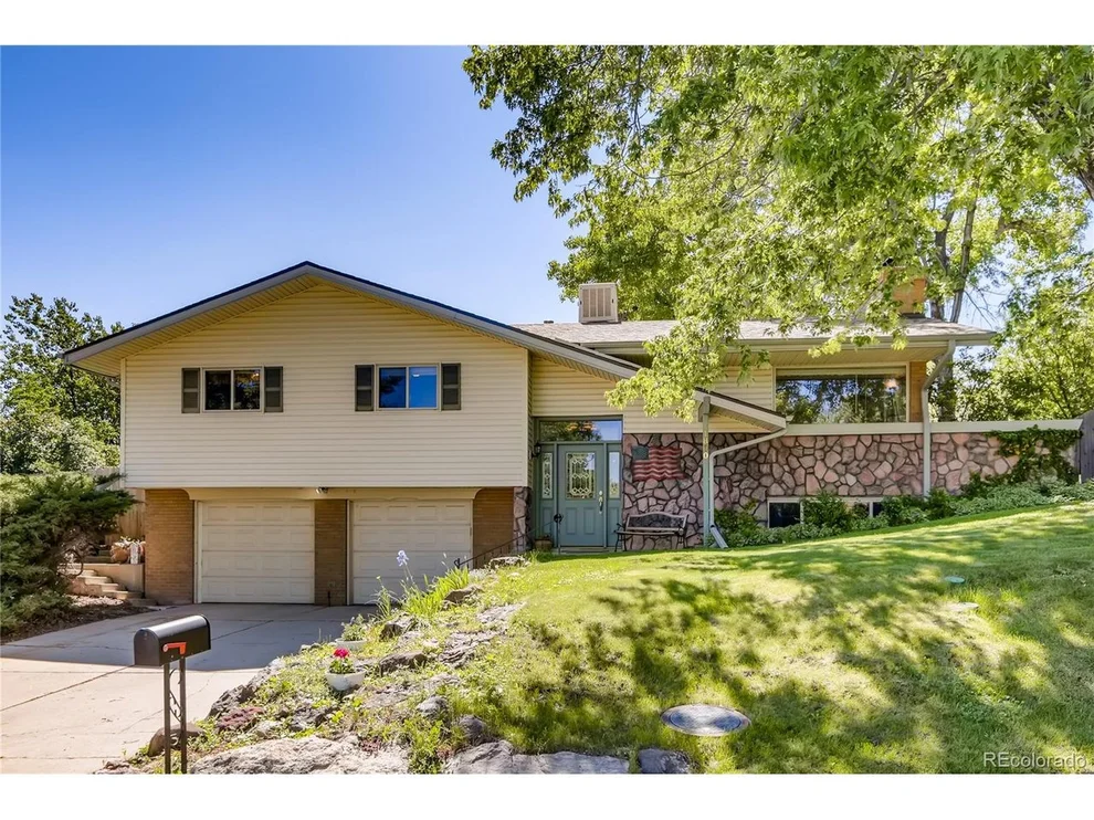 Unit for sale at 11800 Tabor Dr, Lakewood, CO 80215
