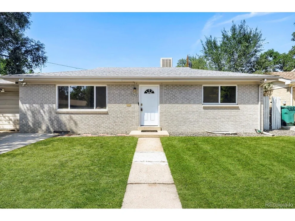 Unit for sale at 1545 S Chase Ct, Lakewood, CO 80232