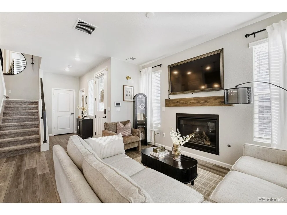 Unit for sale at 23548 E Ida Dr, Aurora, CO 80016