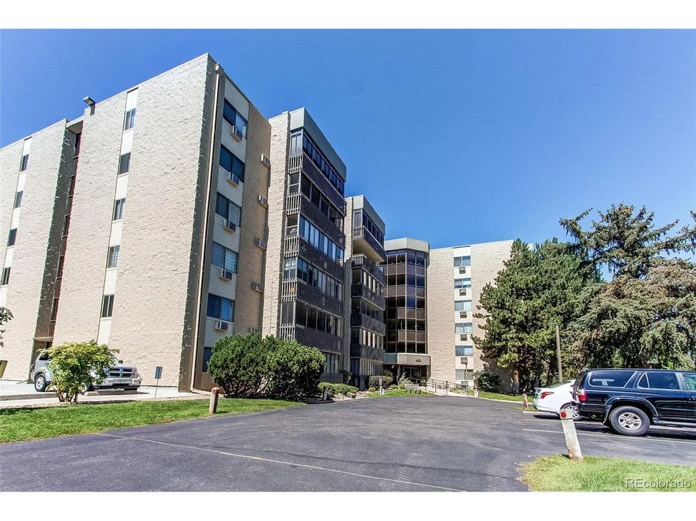 Unit for sale at 14001 E Marina Dr, Aurora, CO 80014
