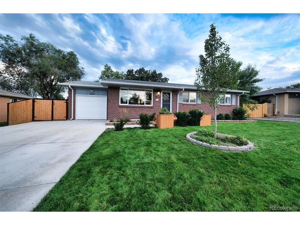 Unit for sale at 3250 W Saratoga Ave, Englewood, CO 80110