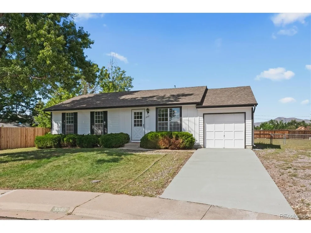 Unit for sale at 3087 S Dudley St, Lakewood, CO 80227