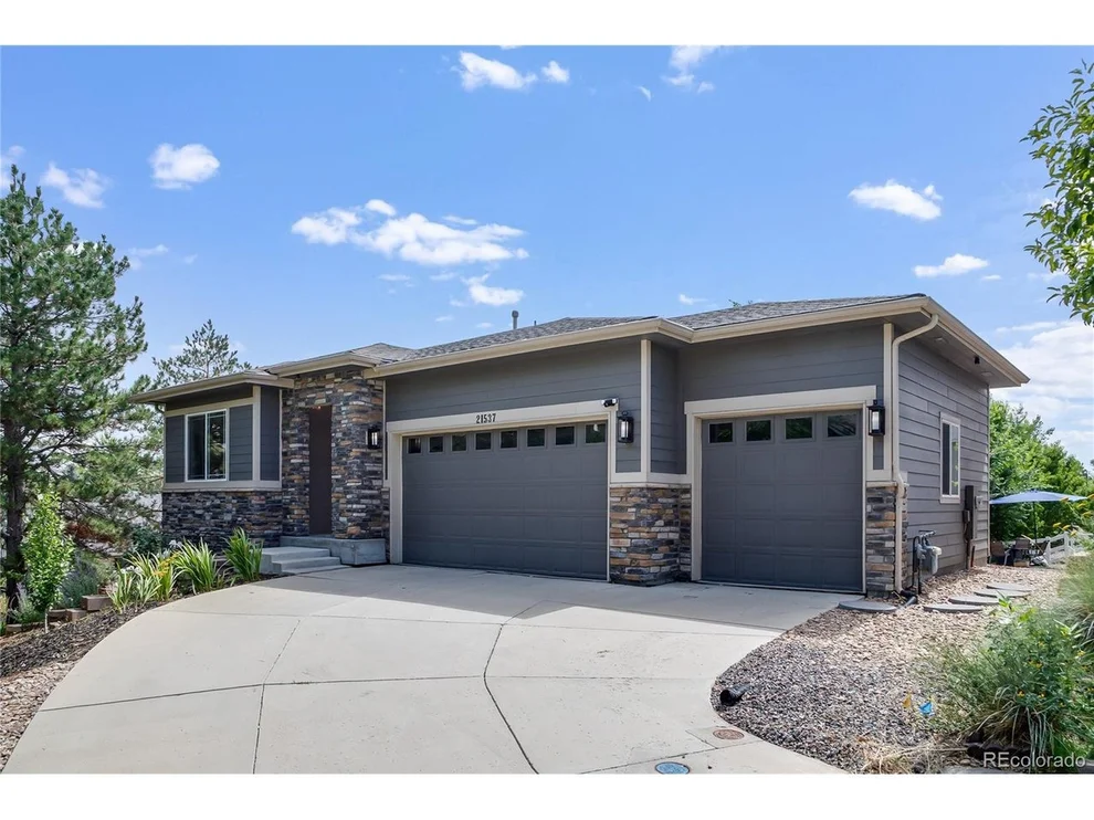 Unit for sale at 21537 E Smoky Hill Rd, Centennial, CO 80015