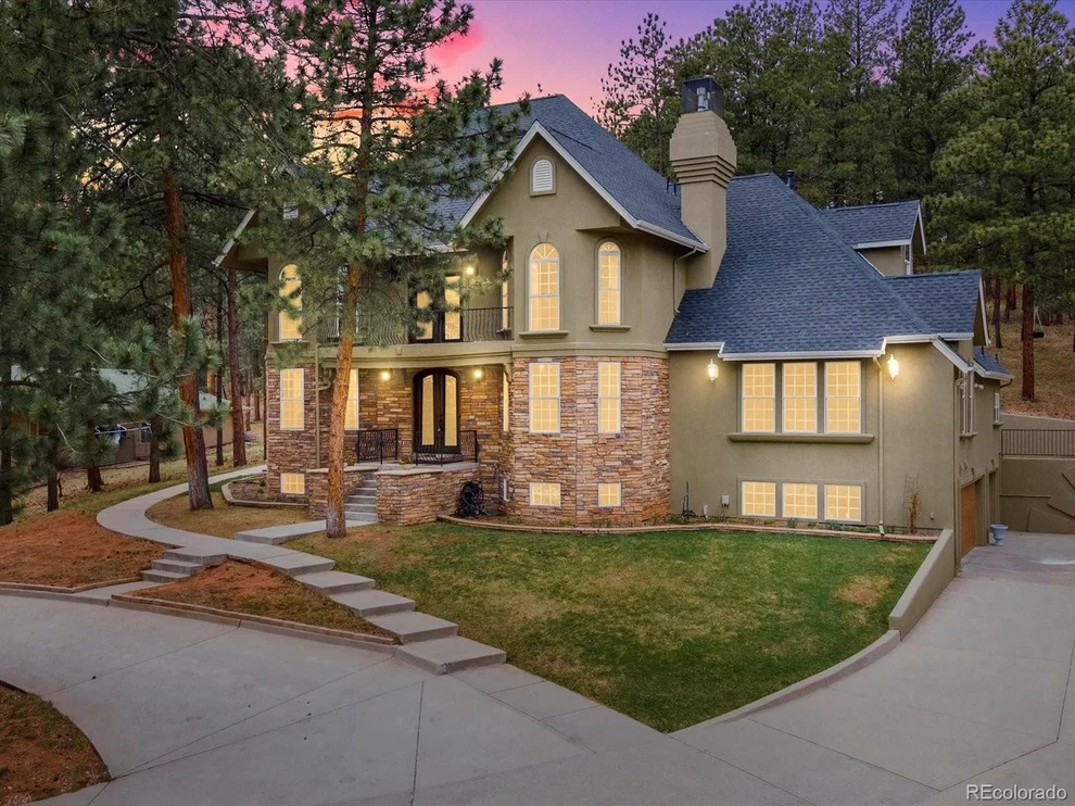 Unit for sale at 4056 Cheyenne Dr, Larkspur, CO 80118
