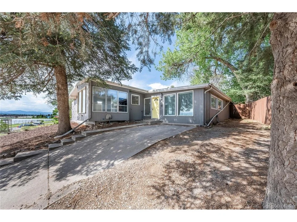 Unit for sale at 4770 S Mariposa Dr, Englewood, CO 80110