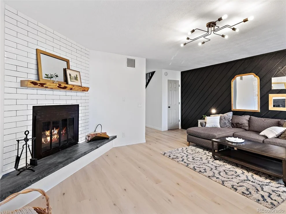 Unit for sale at 2960 Glenwood Dr, Boulder, CO 80301