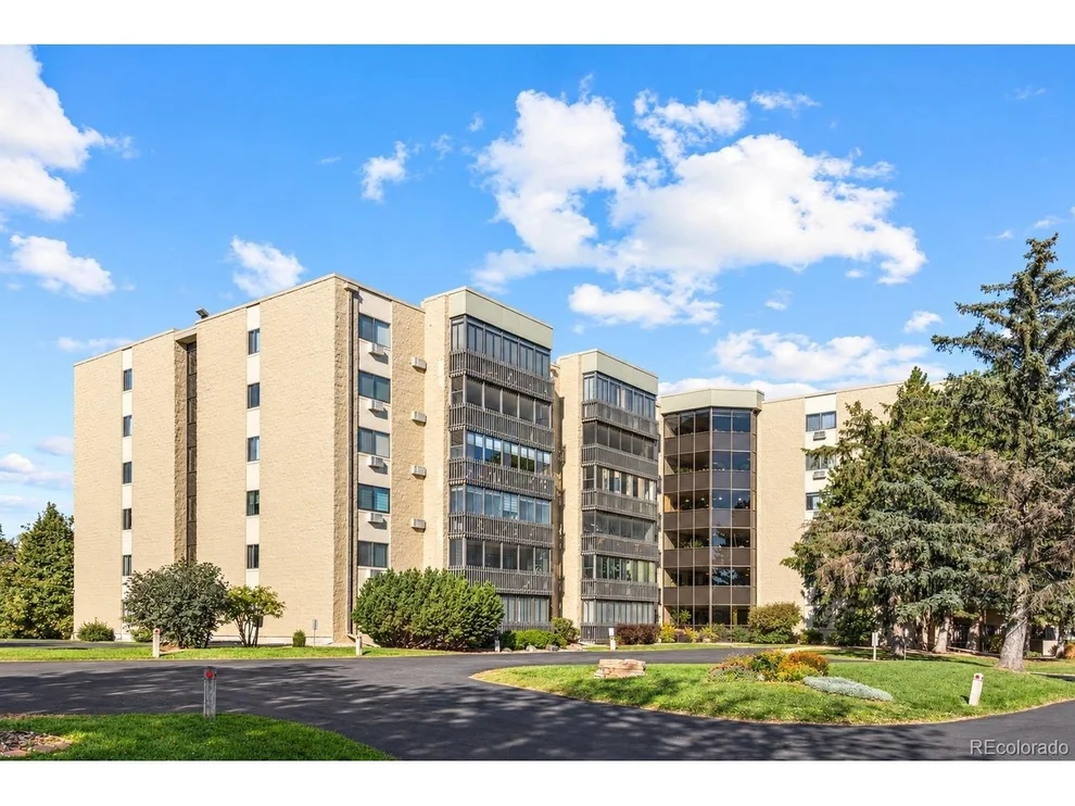 Unit for sale at 14001 E Marina Dr, Aurora, CO 80014