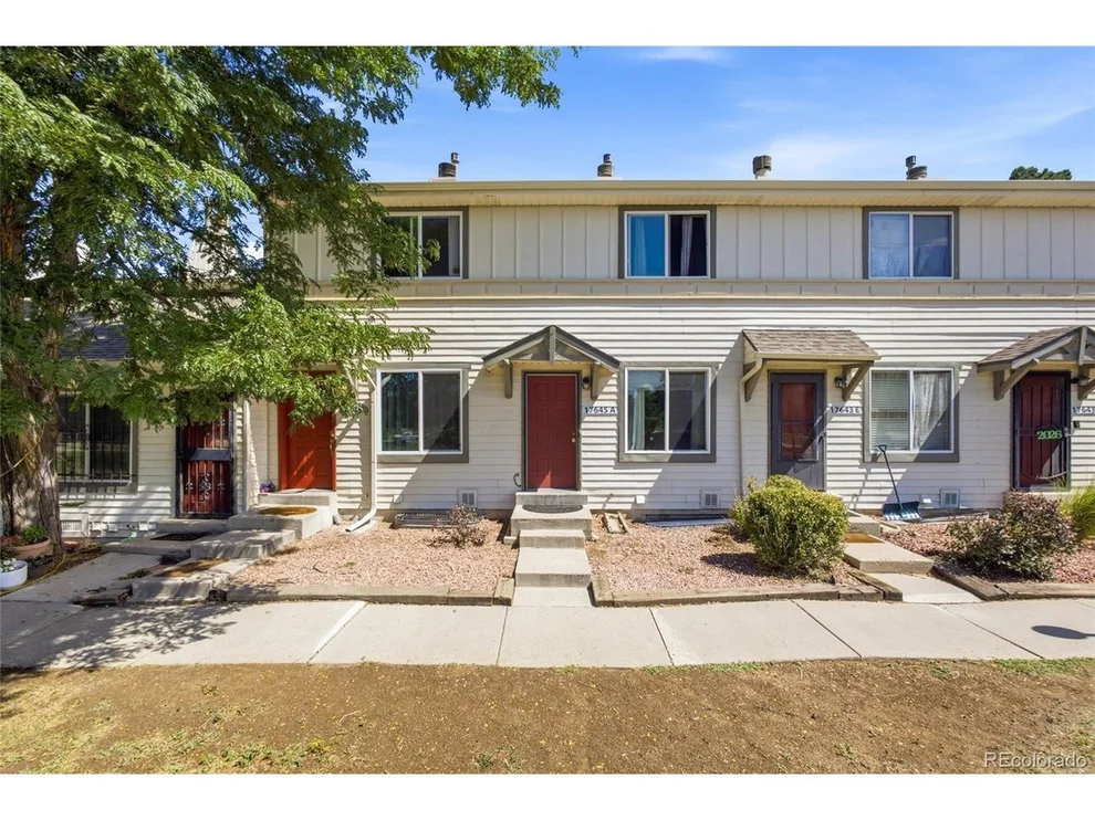 Unit for sale at 17645 E Loyola Dr, Aurora, CO 80013