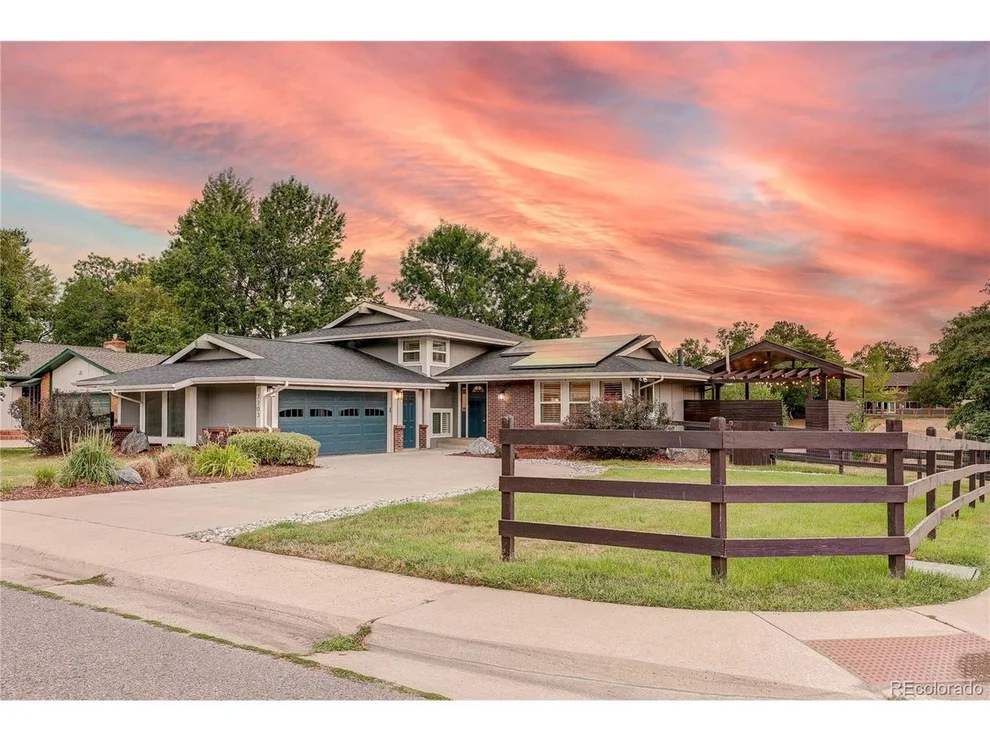Unit for sale at 7703 S Elizabeth Way, Littleton, CO 80122
