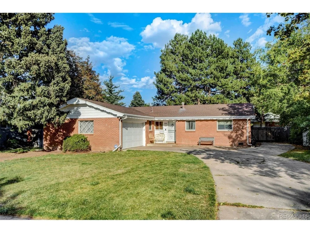 Unit for sale at 550 Iola St, Aurora, CO 80010