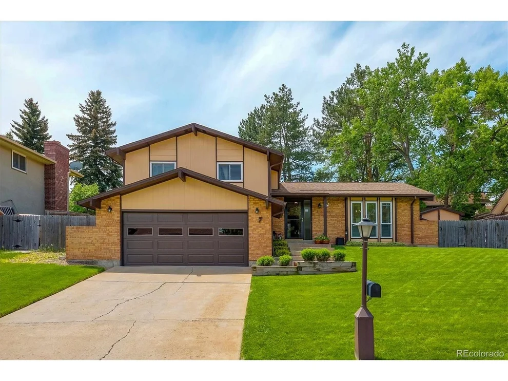 Unit for sale at 7 Texas Ln, Longmont, CO 80501