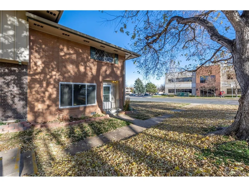 Unit for sale at 662 S Xenon Ct, Lakewood, CO 80228