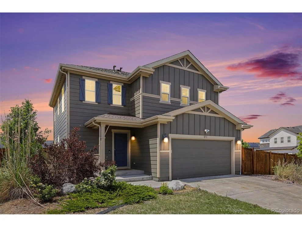 Unit for sale at 871 N Waterloo Cir, Aurora, CO 80018