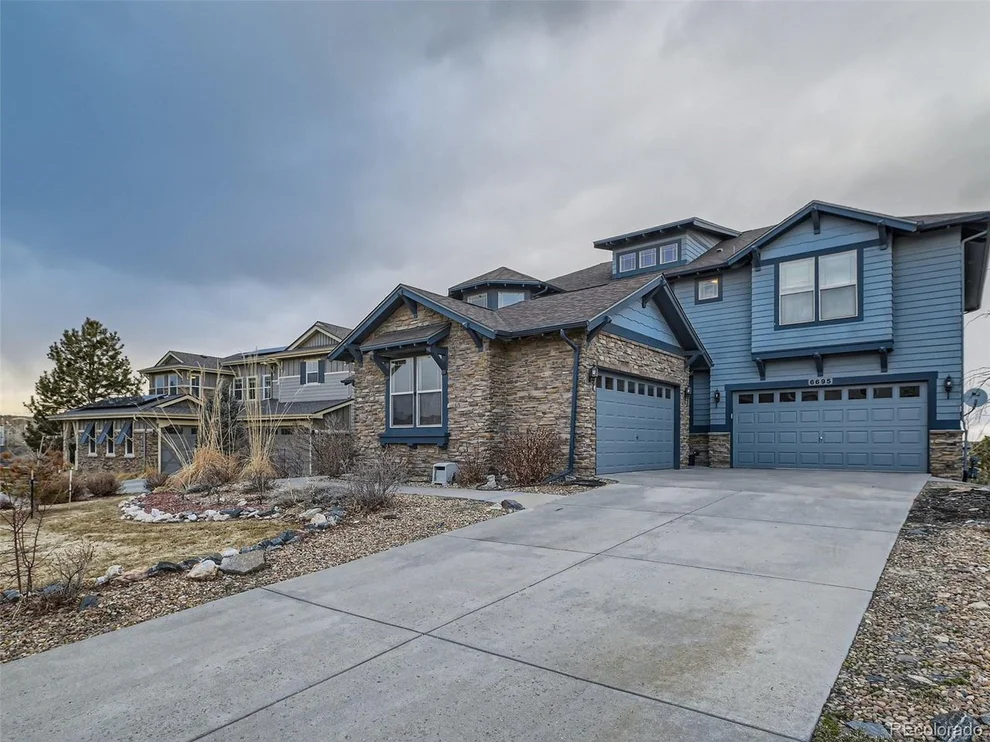 Unit for sale at 6695 S Robertsdale Way, Aurora, CO 80016