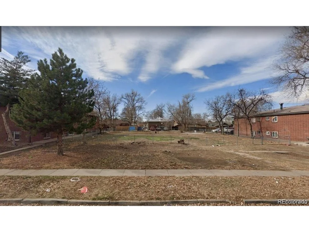 Unit for sale at 1915 Dallas St, Aurora, CO 80010