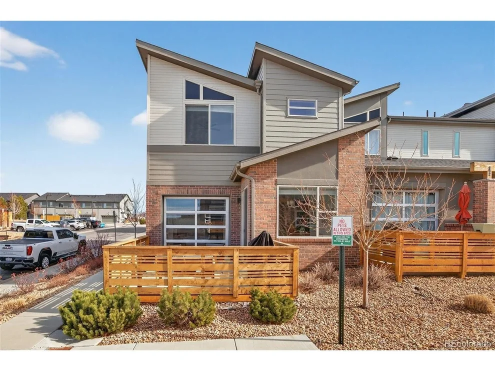 Unit for sale at 19518 E Sunset Cir, Centennial, CO 80015