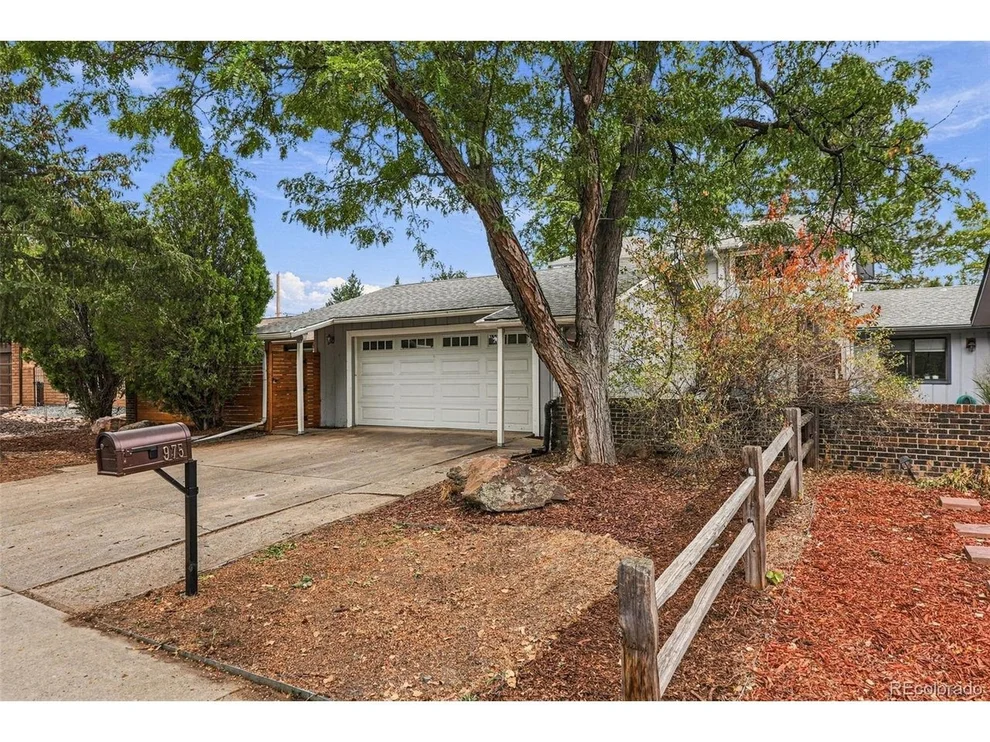 Unit for sale at 975 Roxwood Ln, Boulder, CO 80303