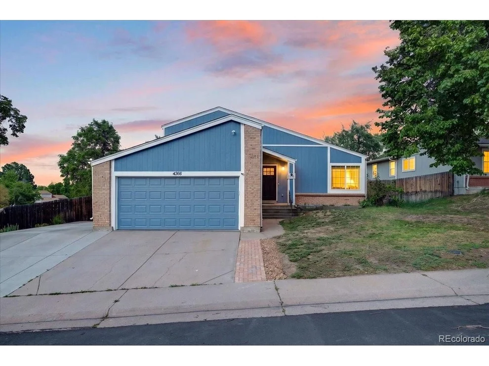 Unit for sale at 4366 S Dearborn Ct, Aurora, CO 80015