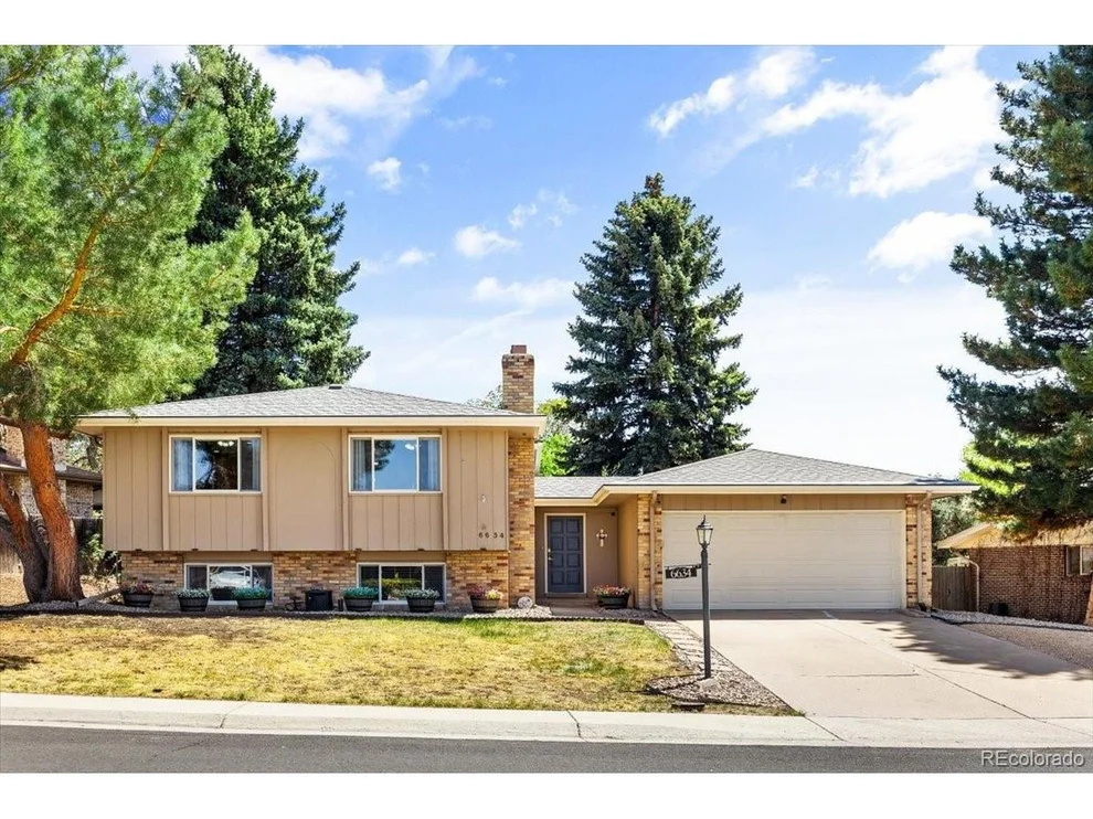 Unit for sale at 6634 S Buffalo Dr, Littleton, CO 80120