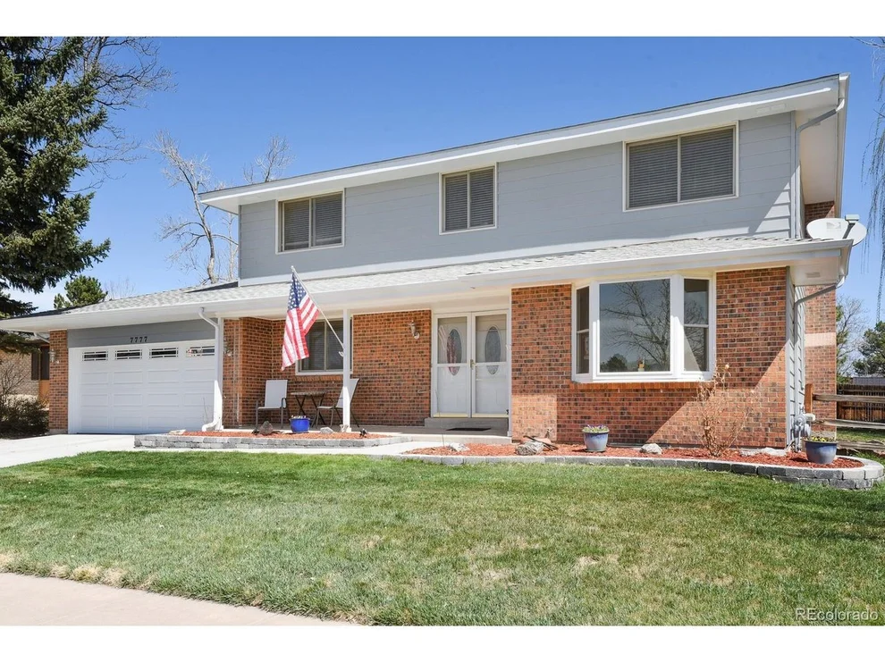 Unit for sale at 7777 W Peakview Dr, Littleton, CO 80123
