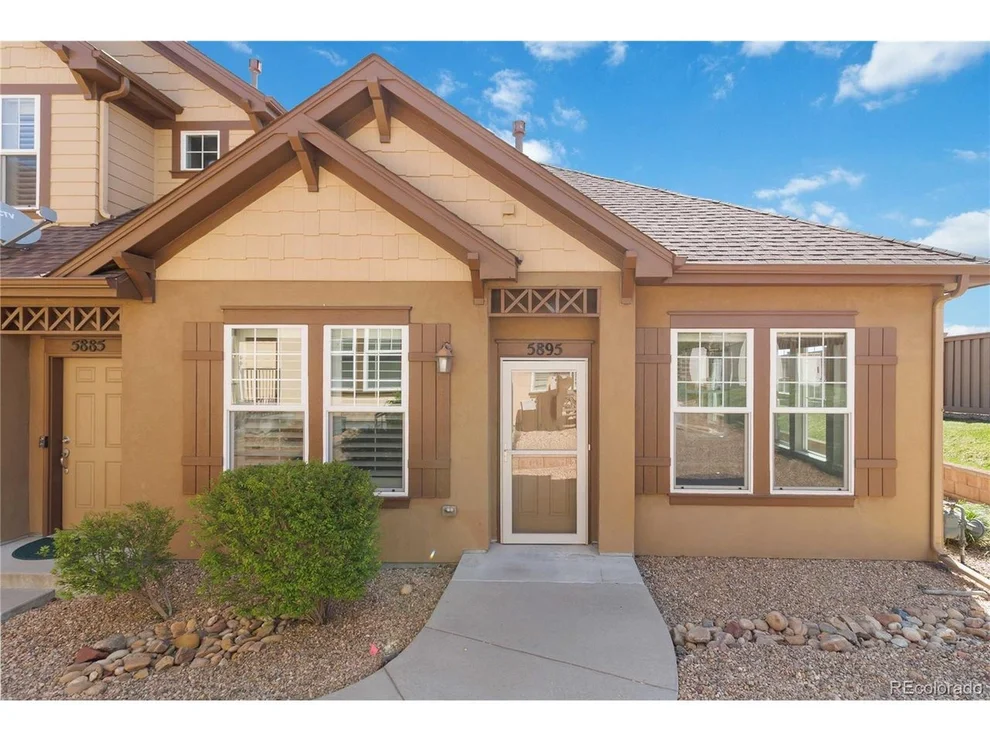 Unit for sale at 5895 S Taft Ct, Littleton, CO 80127