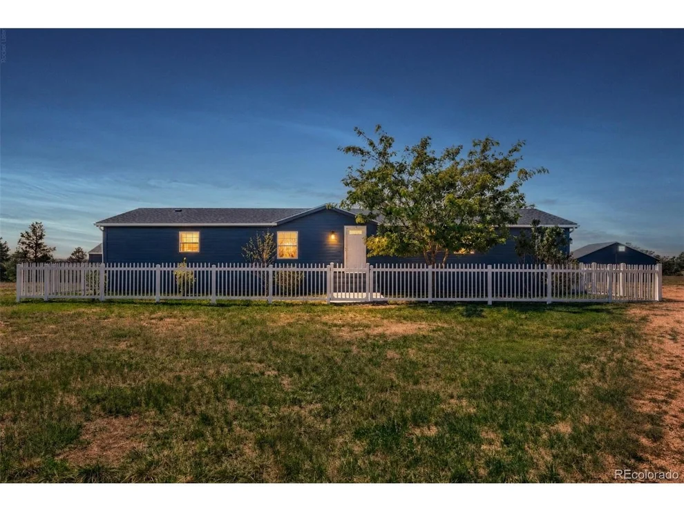Unit for sale at 40945 Topaz Dr, Deer Trail, CO 80105