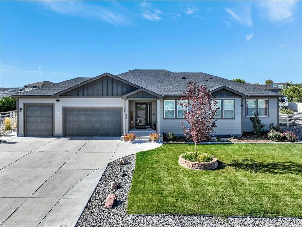 Unit for sale at 525 Remington Dr, Hudson, CO 80642
