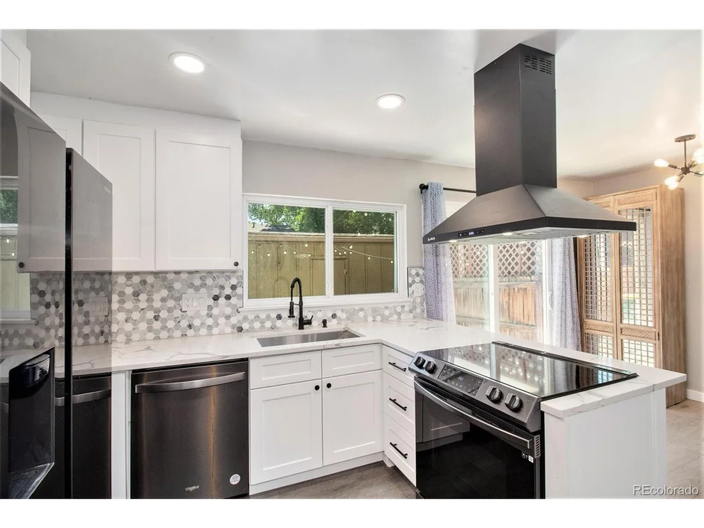 Unit for sale at 562 S Carr St, Lakewood, CO 80226