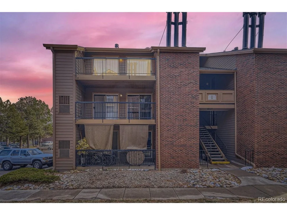 Unit for sale at 4899 S Dudley St, Littleton, CO 80123