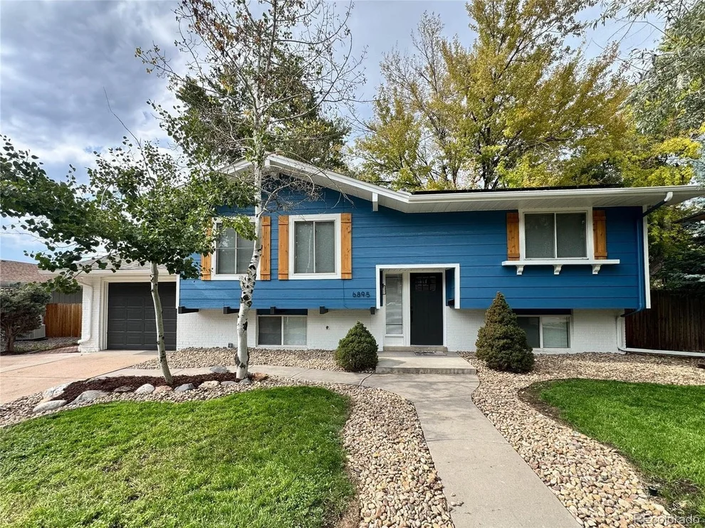 Unit for sale at 6895 S Ulster Cir, Englewood, CO 80112