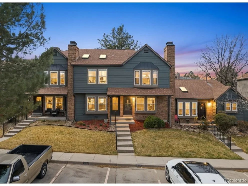Unit for sale at 17335 E Rice Cir, Aurora, CO 80015