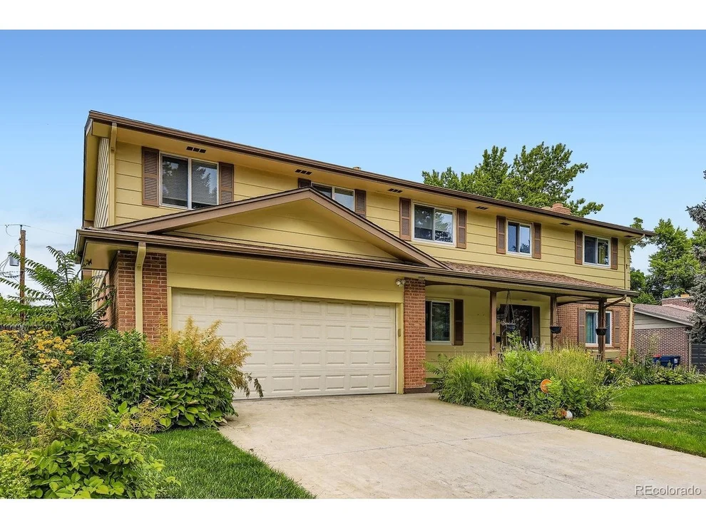 Unit for sale at 6801 S Gilpin Cir W, Centennial, CO 80122