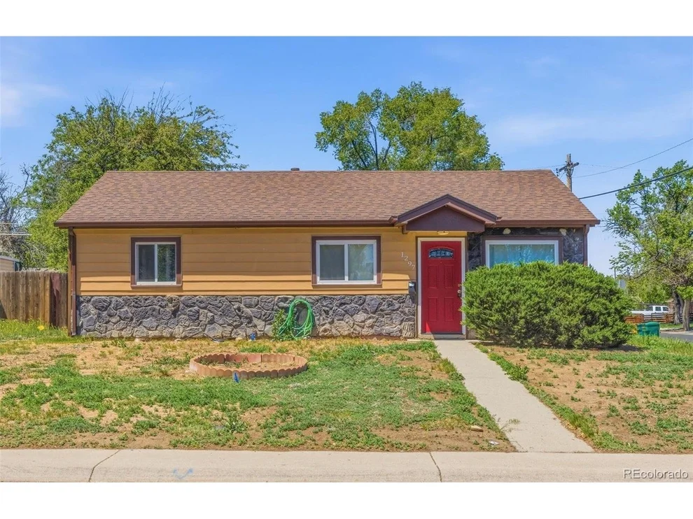 Unit for sale at 1297 Worchester St, Aurora, CO 80011