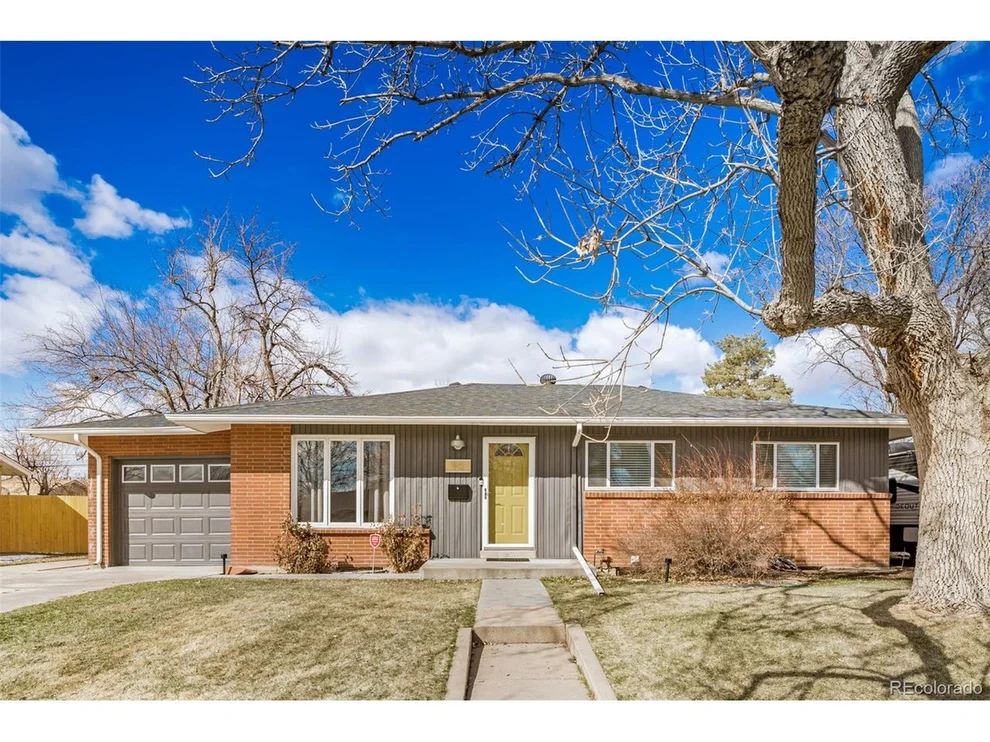 Unit for sale at 15 Cody Ct, Lakewood, CO 80226