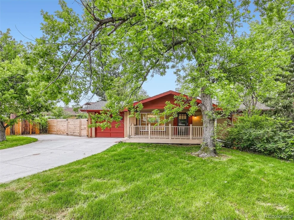 Unit for sale at 6190 W Chestnut Ave, Littleton, CO 80128