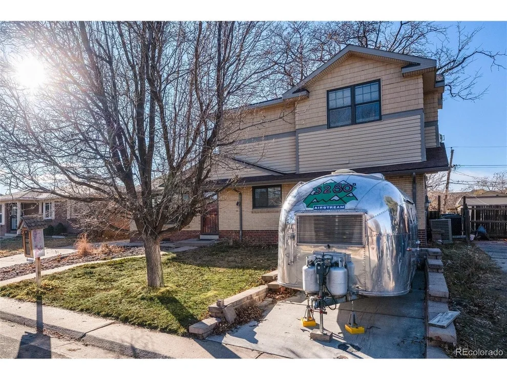 Unit for sale at 525 Elmira St, Aurora, CO 80010