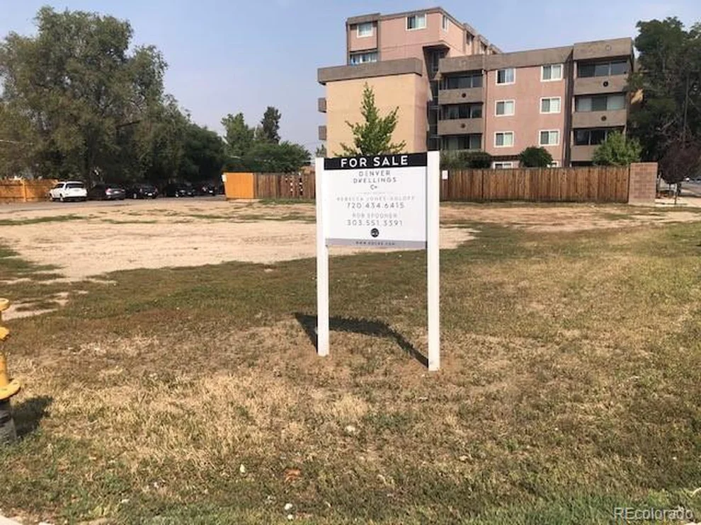 Unit for sale at 1901 Peoria St, Aurora, CO 80010