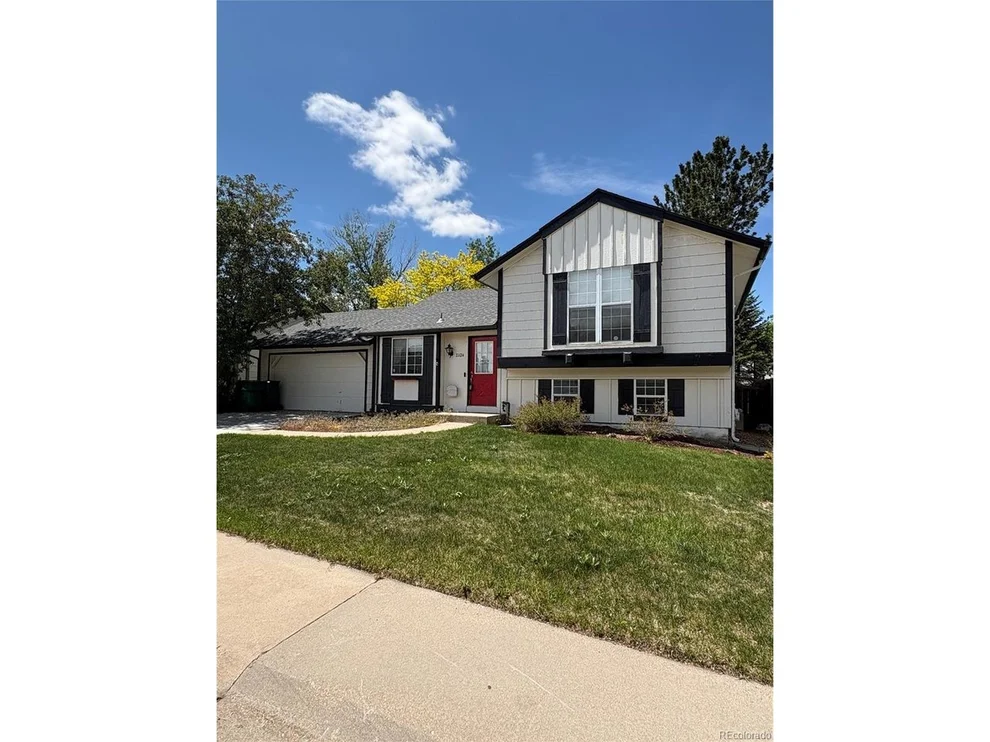 Unit for sale at 21124 E Powers Cir, Centennial, CO 80015