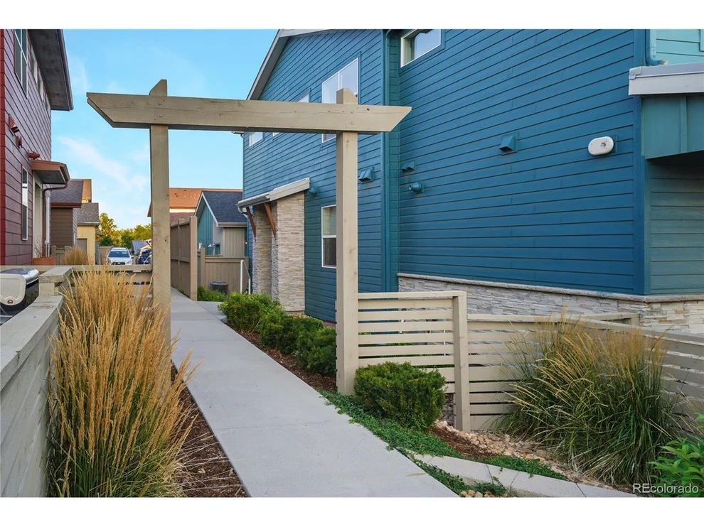 Unit for sale at 922 Cimarron Dr, Lafayette, CO 80026