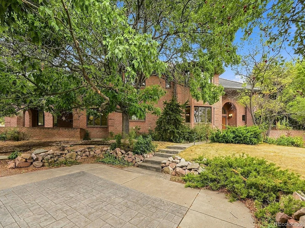 Unit for sale at 26 Red Fox Ln, Littleton, CO 80127