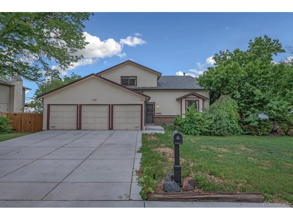 Unit for sale at 5484 S Cimarron Rd, Littleton, CO 80123