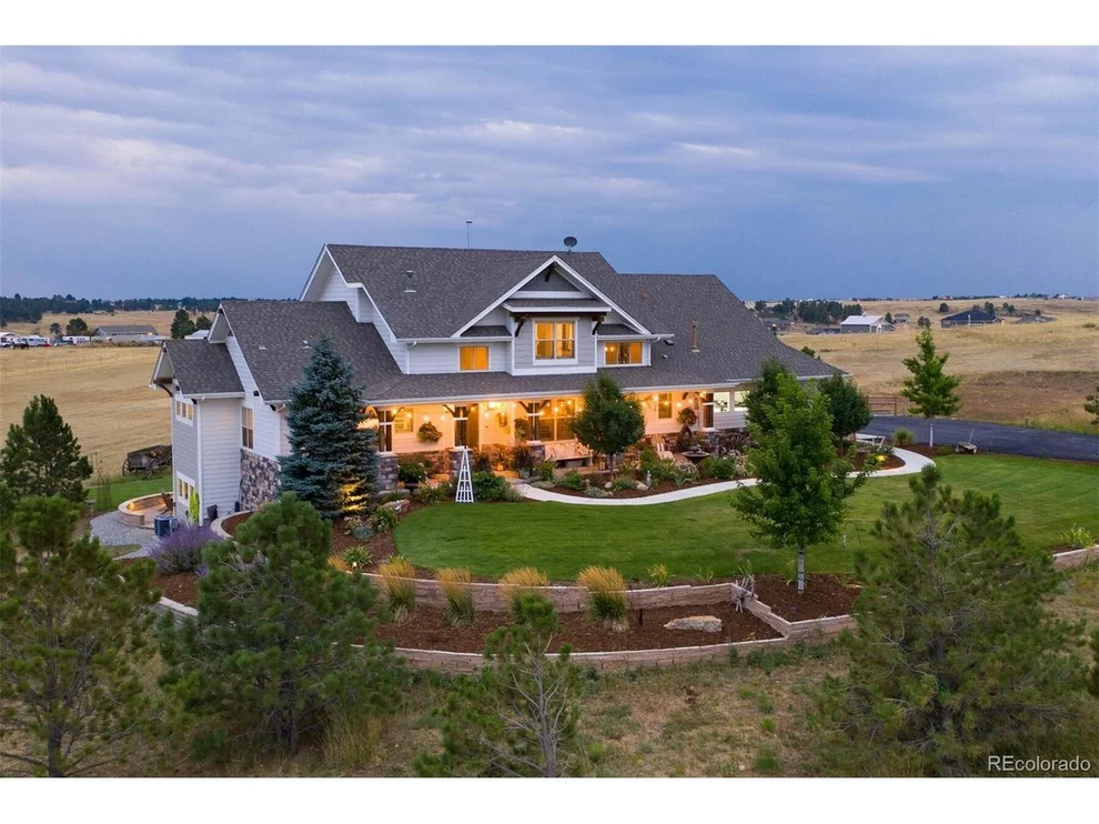 Unit for sale at 980 Promontory Cir, Elizabeth, CO 80107