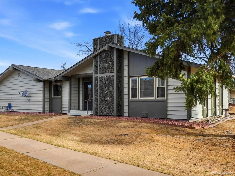 Unit for sale at 26 Douglas Dr, Broomfield, CO 80020