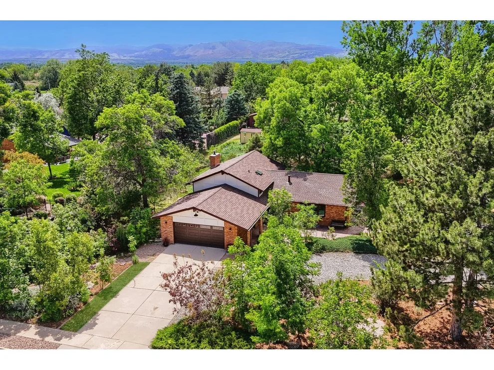 Unit for sale at 2305 Lake Park Dr, Longmont, CO 80503