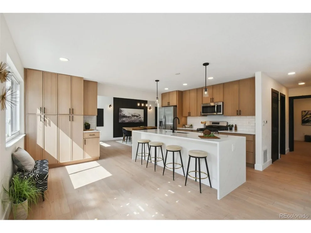 Unit for sale at 605 W Easter Pl, Littleton, CO 80120
